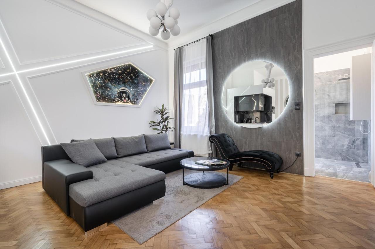 Galaxy Cube Apartment Budapest Exterior foto