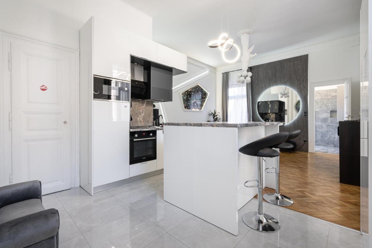 Galaxy Cube Apartment Budapest Exterior foto